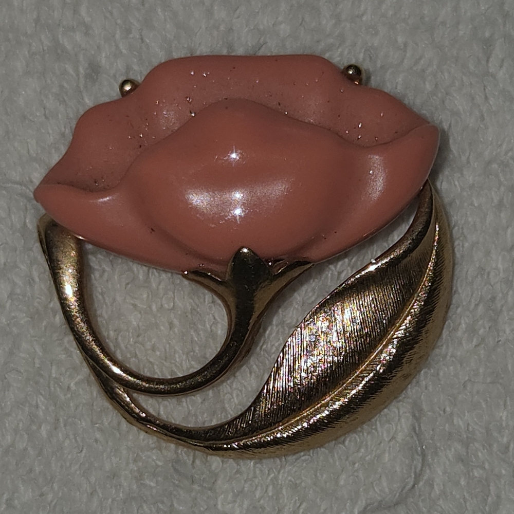Elegant Pink and Gold Flower Brooch